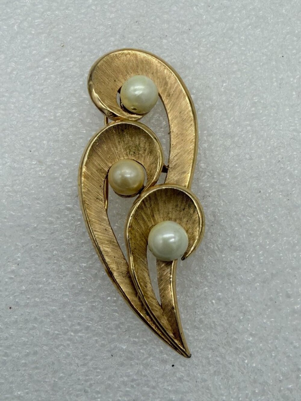 Vintage Crown Trifari Gold Tone Faux Pearl Brooch Pin Costume Jewelry